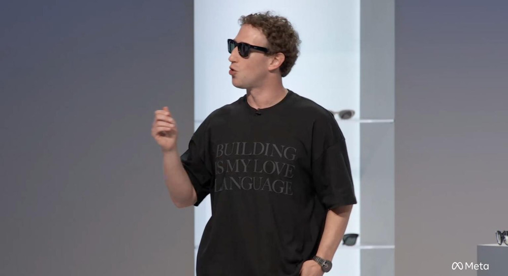 mark-zuckerberg-ray-banspng.jpg