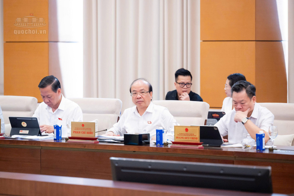 Các đại biểu dự phiên họp (ảnh QH). 42.jpg