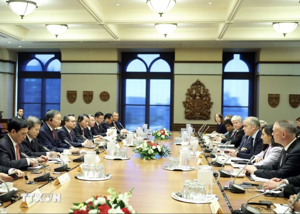 Tổng Bí thư, chủ tịch nước Tô Lâm hội đàm cùng Thủ tướng Canada Mark Carney. Ảnh: TTXVN