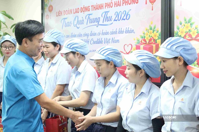 Những món quà Trung thu tiếp thêm niềm vui cho người lao động Hải Phòng