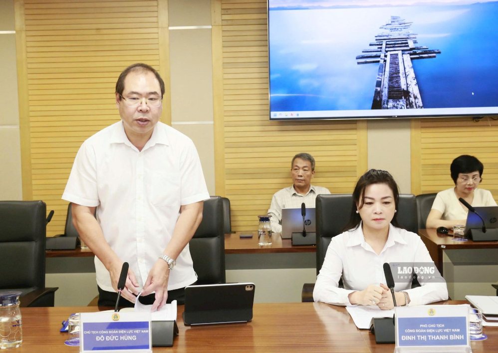 Đồng chí Đỗ Đức Hùng, Chủ tịch Công đoàn Điện lực Việt Nam cho biết, các cấp công đoàn đã tập trung đồng hành với chuyên môn, chăm lo tốt người lao động. Ảnh: Hà Anh