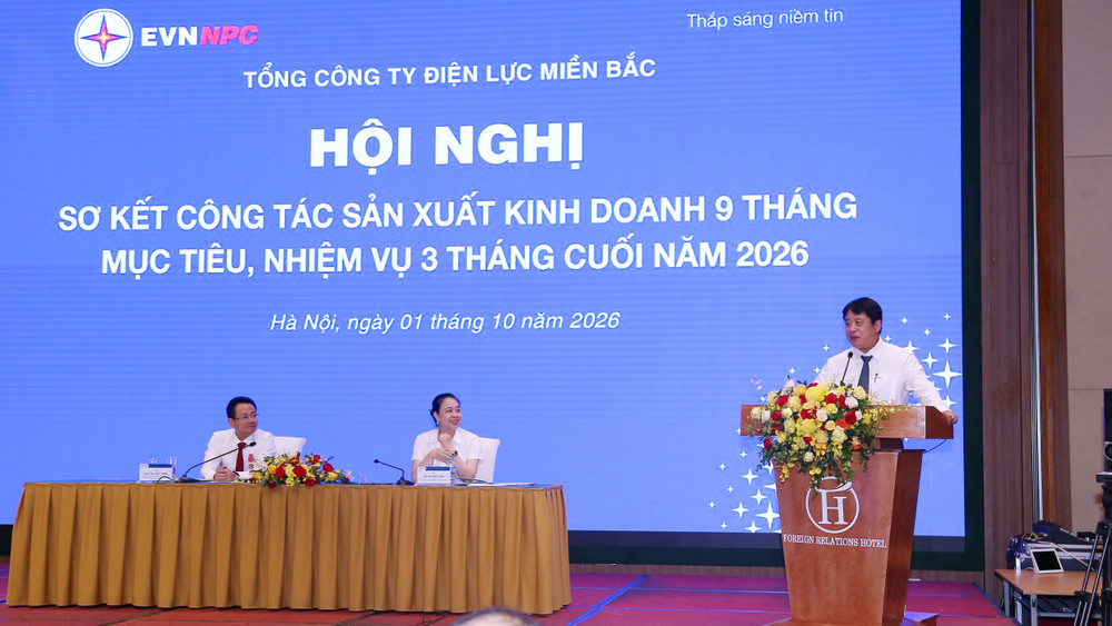 ong-nguyen-anh-tuan-tgd-evn-phat-bieu-chi-dao-tai-hoi-nghi.jpg