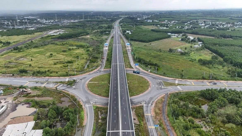 Cao tốc Bến Lức – Long Thành thông xe toàn tuyến, mở rộng kết nối liên vùng và tạo thêm động lực phát triển cho bất động sản cửa ngõ phía Tây TP.HCM. 2.jpg