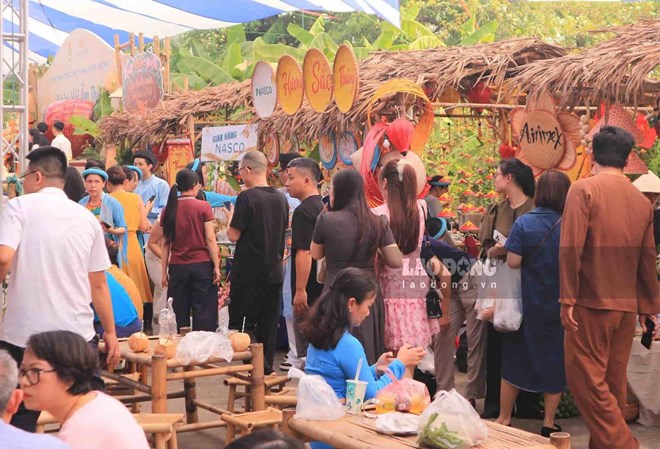 Ngày hội Ẩm thực Vietnam Airlines thu hút đông đảo đoàn viên ngành Hàng không