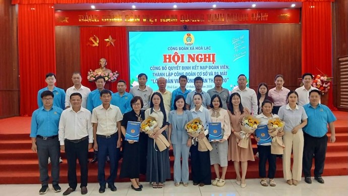 Công đoàn xã Hòa Lạc ra mắt Lớp đoàn viên Công đoàn tháng 10