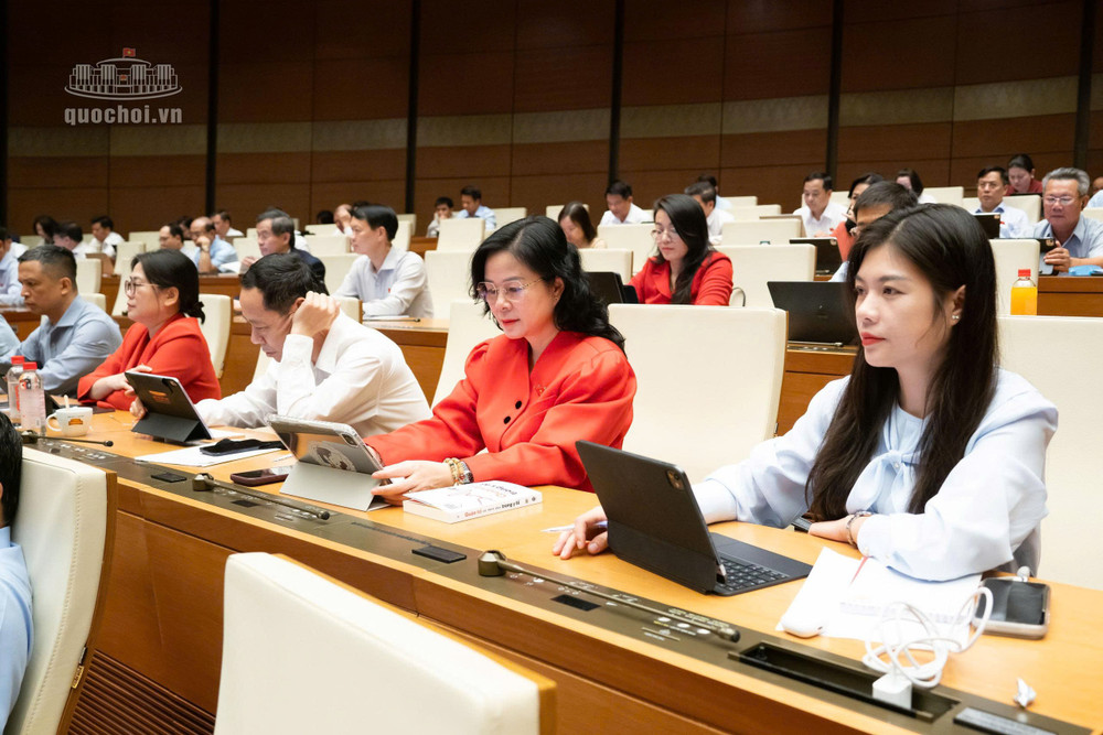 Các đại biểu Quốc hội tham dự phiên họp ngày 28/10 (ảnh QH). 98.jpg